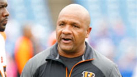 Hue Jackson promoted to OC of Cincinnati Bengals