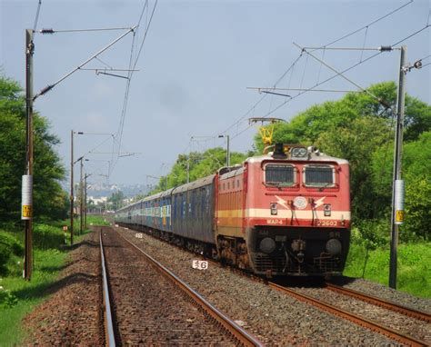 Himsagar Express | AJJ WAP 4 # 22602 with different type of … | Flickr