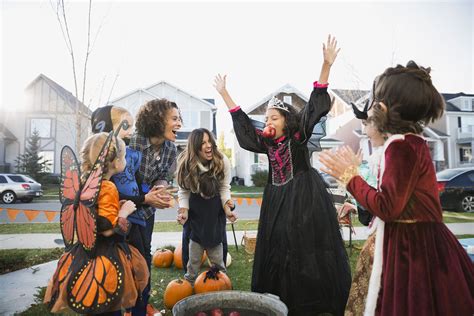 The Origin of Bobbing for Apples on Halloween