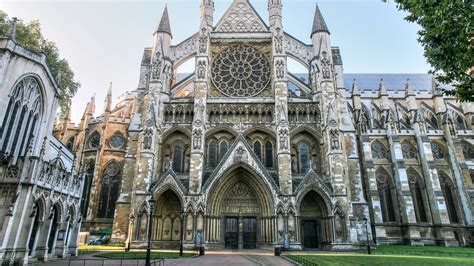 8 of the Best Gothic Cathedrals | Architectural Digest