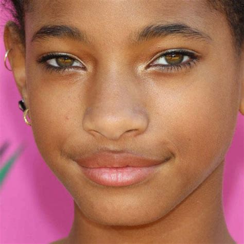 19 African-American Celebs With Light Eyes - GirlsAskGuys