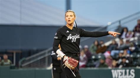 Texas A&M softball splits a pair of pitcher's duels on regional ...