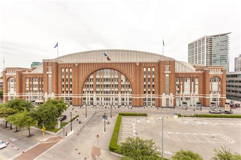 American Airlines Center in Dallas, USA - Stadium Parking Guides