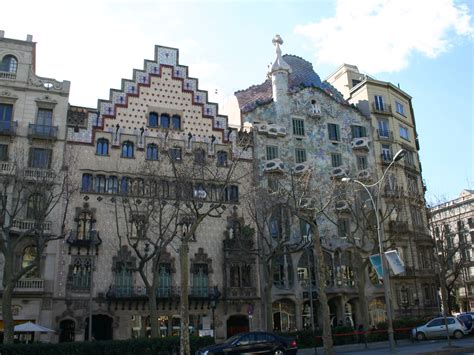 File:Spain.Barcelona.Casa.Ametller.y.Batllo.jpg - Wikipedia, the free encyclopedia