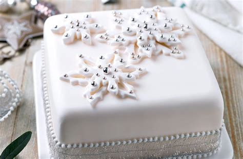 18 AWESOME Christmas cake decorating ideas | Mums Make Lists