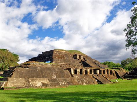 Mayan ruins of Tazumal in El Salvador. Location on the map » Tripfreakz.com