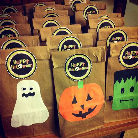 Halloween gift bags | Chuches de halloween, Bolsas de halloween, Bolsas ...