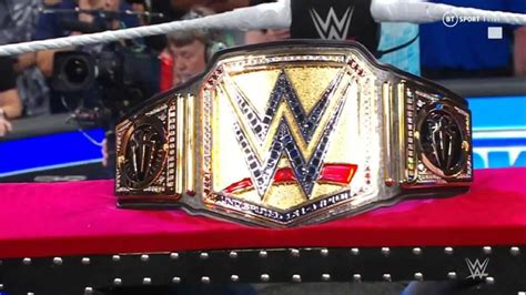 New WWE Universal Title Belt Revealed on SmackDown June 2 Episode - ITN WWE