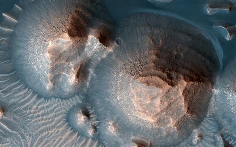 NASA Confirms Thousands of Massive, Ancient Volcanic Eruptions on Mars ...