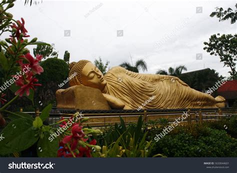 8,601 Sleeping Buddha Statue Thailand Images, Stock Photos & Vectors ...