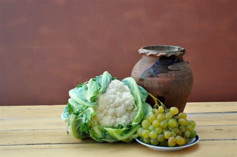 Vegetables and clay pot stock photo. Image of vegetable - 76056454