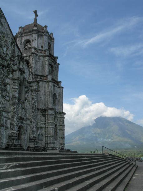 40+ Mayon Volcano And Cagsawa Ruins Philippines Stock Photos, Pictures ...