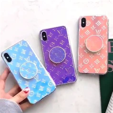 LV HOLOGRAPHIC PHONE CASE & POP SOCKET – L.SIMONE | Phone cases, Popsockets, Cute phone cases