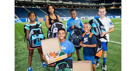 Longtime Detroit Lions Kicker Jason Hanson teamed with Ally to surprise kids with school supplies