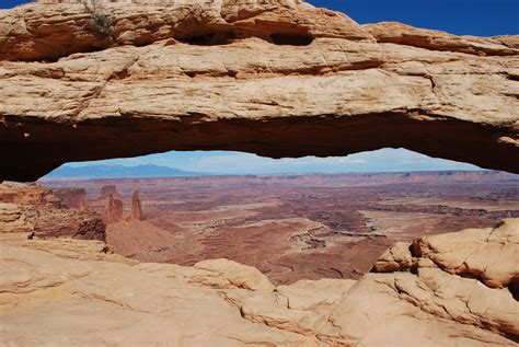 Trails Trekker: Mesa Arch Trail - Canyonlands