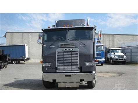 1988 FREIGHTLINER FLA104 For Sale in Burnaby, British Columbia ...