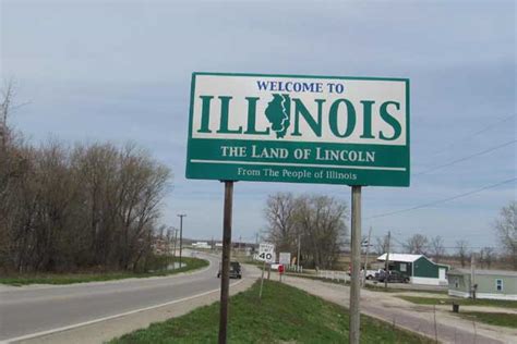 Illinois population drops for 10th year | WJBC AM 1230