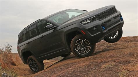 2023 Jeep Grand Cherokee Review: Something for all, from 4xe Trailhawk to three-row L