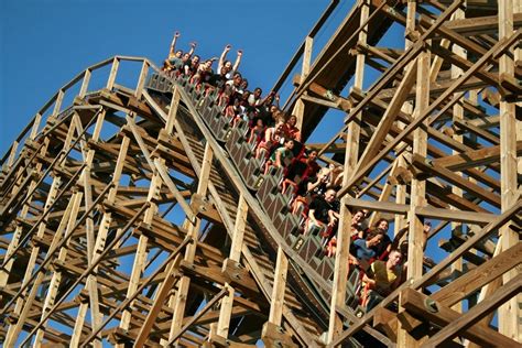 How Do Roller Coasters Stay On Track? » ScienceABC