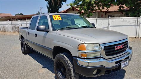 2005 GMC Sierra 1500 Crew Cab SLT - The Best Choice Auto Sales