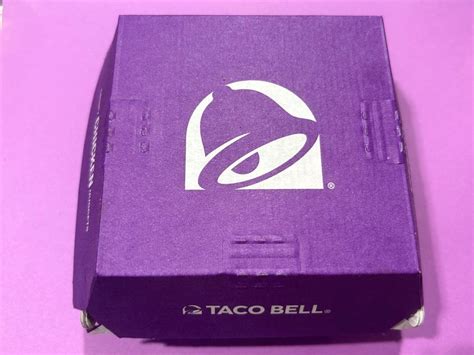 I tried Taco Bell's new chicken nuggets and think McDonald's and Chick ...