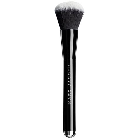 Marc Jacobs Beauty The Face I Liquid Foundation Brush • Brush Review & Swatches