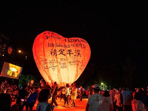 Pingxi Sky Lantern Festival Day Tour from Taipei - Get Me To Taiwan