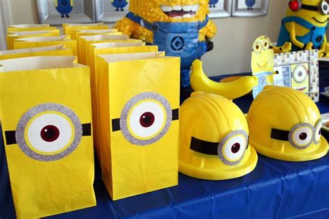 Despicable Me Birthday Party Ideas | Photo 5 of 36 | Minion party, Minion birthday party ...