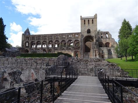 Jedburgh Abbey Tour Information - Secret Scotland