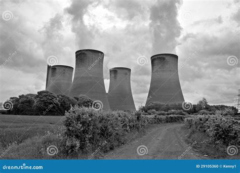 Power Station Cooling Towers Stock Photo - Image of plant, industry: 29105360