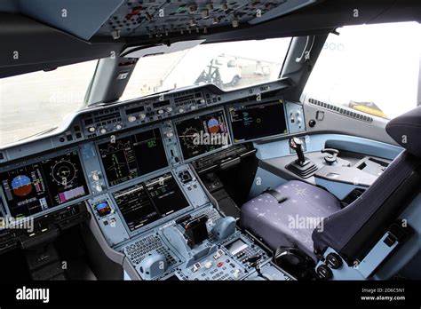 Airbus A350 Cockpit Stockfotografie - Alamy