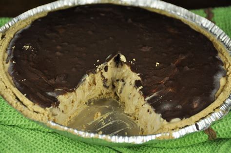 Chocolate Banana Peanut Butter Pie