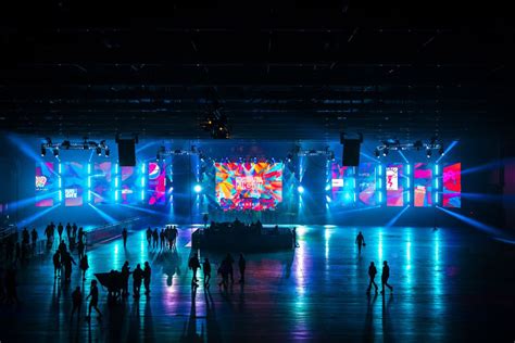 Alquiler de pantallas led para eventos, escenarios y ferias | LEDLEMON