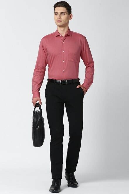 Buy Men Red Regular Fit Formal Full Sleeves Formal Shirt Online - 654297 | Peter England