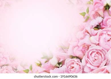 Vintage Pink Roses Wallpaper