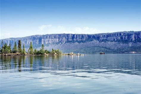 You need to visit these 10 otherworldly lakes in Canada