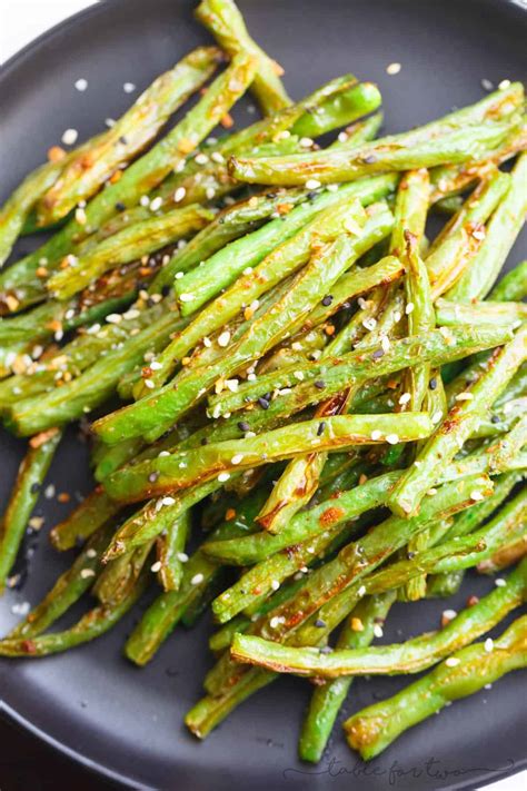 Garlic Roasted Green Beans - Simple Green Beans Side Dish Recipe