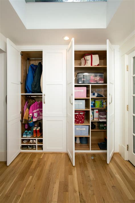 Bifold Closet Doors: Options and Replacement | HGTV