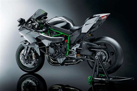 2019 Kawasaki Ninja H2R Rear Quarter - AUTOBICS