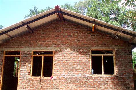 Building Low-Tech, Sustainable Clay Brick Houses