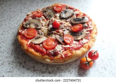 609 Tomato Puree Pizza Images, Stock Photos, 3D objects, & Vectors | Shutterstock