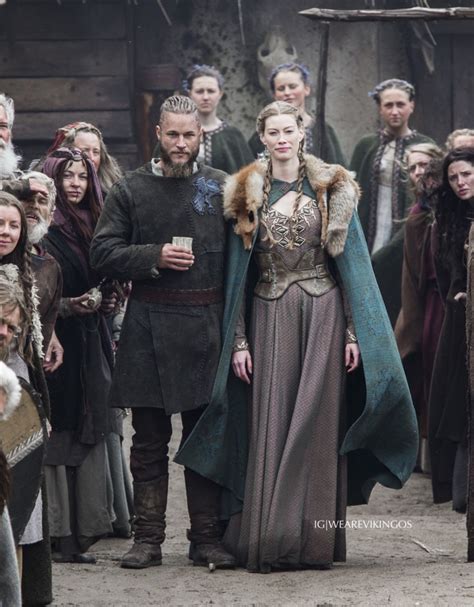 Ragnar & Aslaug I don't mind her, he's perfect only with Ragnar ...