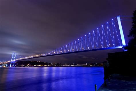 Bosphorus İstanbul Boğaz Köprüsü Gece Portaxe Manzarası | Bridge building, Bay bridge, Landmarks