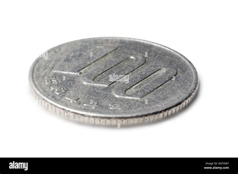 Stock photo of a Japanese 100 Yen coin Stock Photo - Alamy