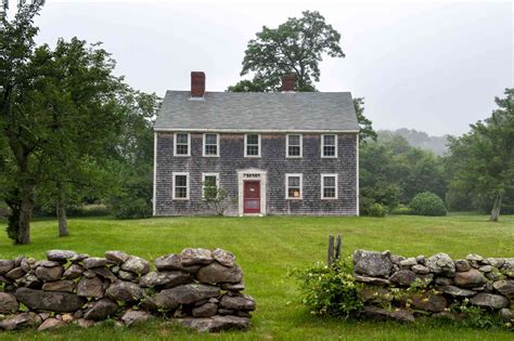 What Are American Colonial-Style Homes?