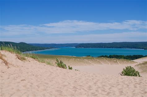 Ar Sand Dunes And Glen Lake Michigan - High Definition Wallpaper