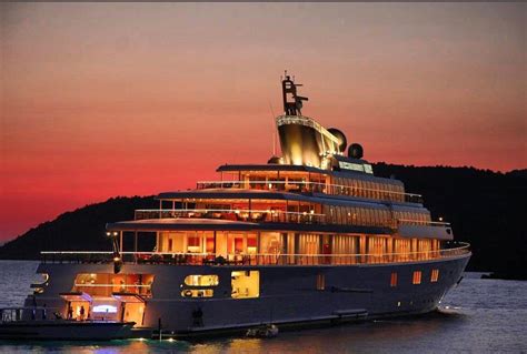 Yacht RISING SUN, a Lurssen Superyacht | CHARTERWORLD Luxury Superyacht Charters