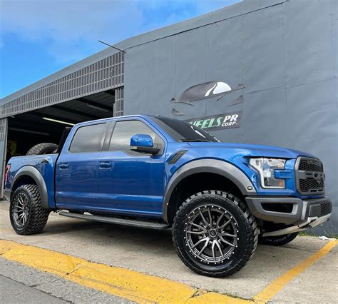 Ford F 150 Raptor Blue