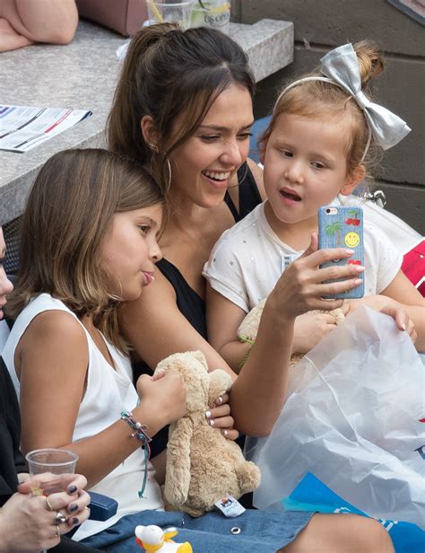 Jessica Alba's Kids Have Seriously Gotten So BigHelloGiggles