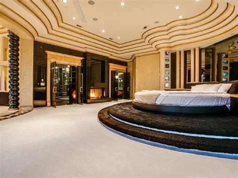 15 Luxurious Master Bedrooms With Round Beds - Interior Design Inspirations